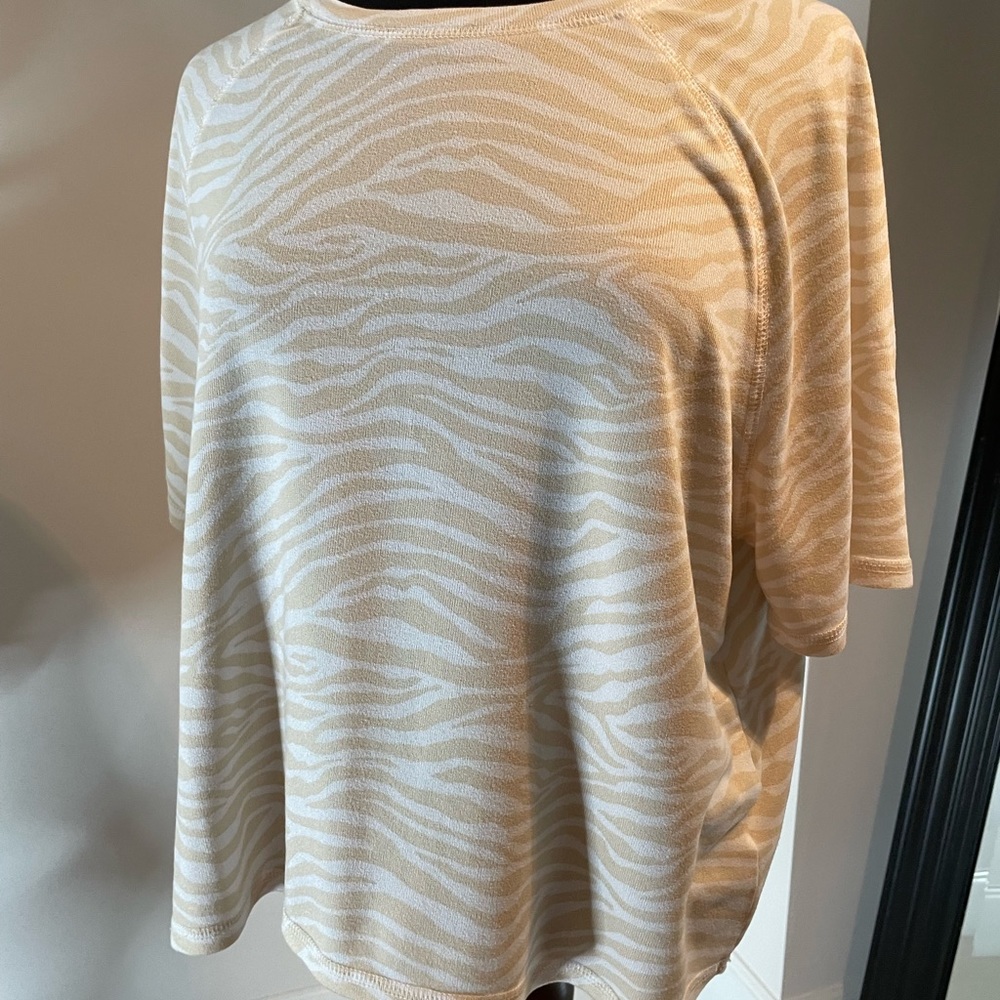 Kikit Zebra Active T-shirt Womens Beige Animal Print Boxy